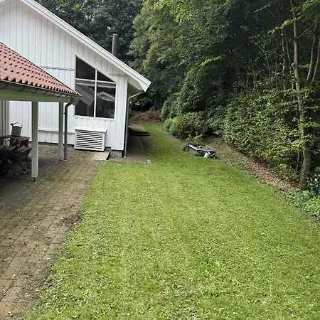Vakantiehuis Large Close To Nature Tikob